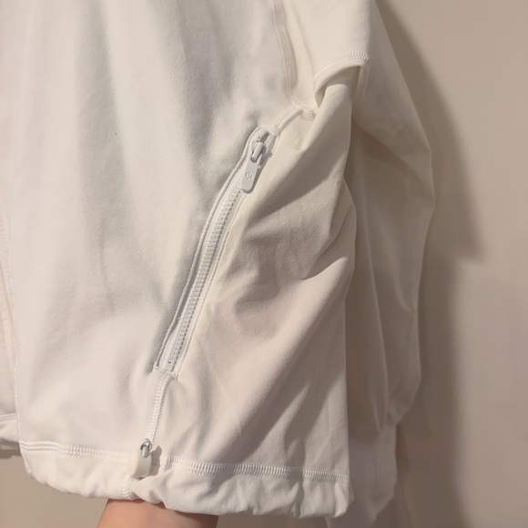Lululemon Define Oversized Jacket in White - Picture 5 of 8